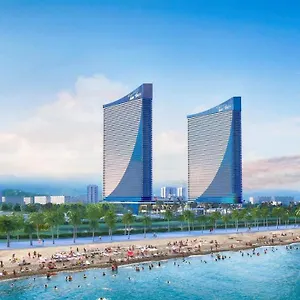 Orbi City فندق باتومي